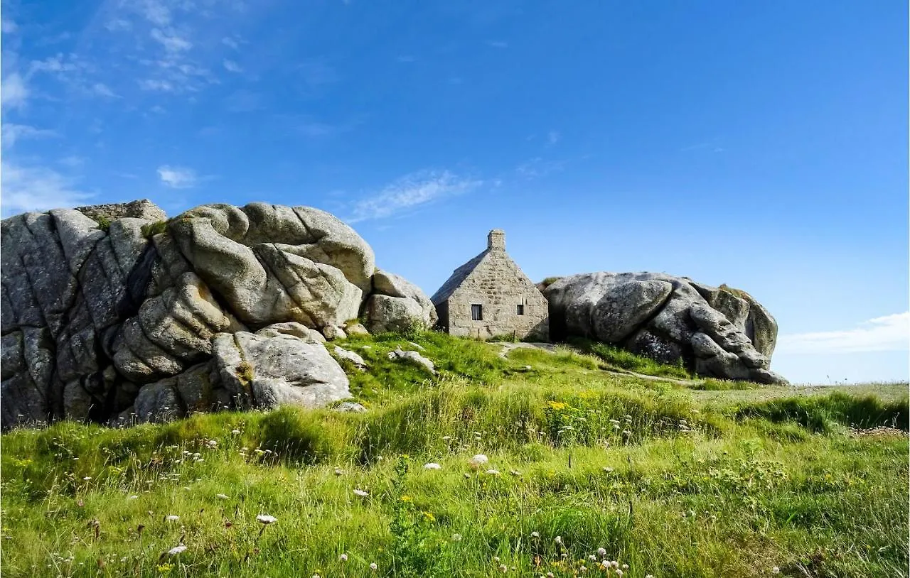 Holiday home Cozy Home In Plouguerneau With Wifi France